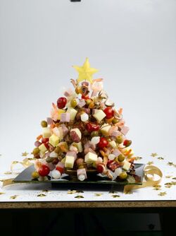 ABETE DI ANANAS CON SPIEDINI