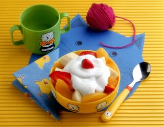 MACEDONIA CON SALSA DI YOGURT