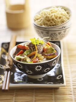 WOK DI MANZO E VERDURE