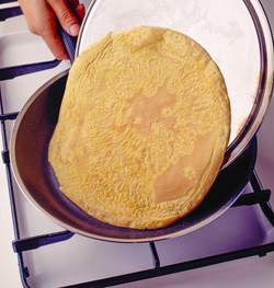 ROTOLO DI FRITTATA CON CAPRINO E PREZZEMOLO