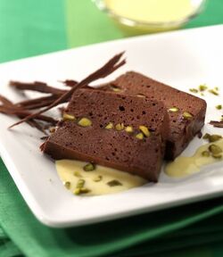 MOUSSE DI CIOCCOLATO FONDENTE AI PISTACCHI