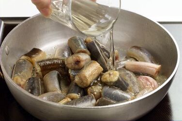 FOCACCETTE DI ANGUILLA IMPANADAS 