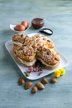 COLOMBA CON CREMA DI MASCARPONE E CIOCCOLATO FUSO AL CAFF&Egrave;