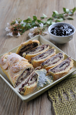 STRUDEL AI FRUTTI DI BOSCO E MANDORLE