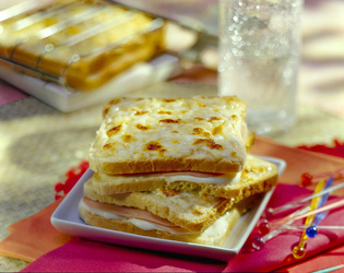 TOAST AL PROSCIUTTO E FORMAGGIO