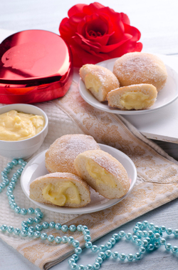 KRAPFEN ALLA RICOTTA CON RIPIENO DI PASTICCIERA