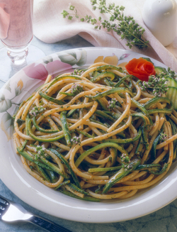 BUCATINI CON ZUCCHINE