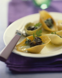 CONCHIGLIONI CON LUMACHE CONCHIGLIONI CON LUMACHE