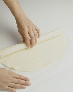 CROSTATA AL FORMAGGIO CON UVA E RIBES