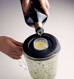 PENNE CON VERDURE E SALSA AGLI AROMI