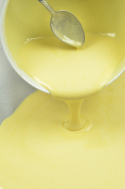 ZUCCOTTO FARCITO CON PANNA E FRAGOLE