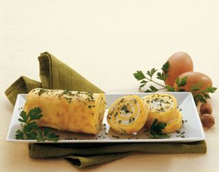 ROTOLO DI FRITTATA CON CAPRINO E PREZZEMOLO