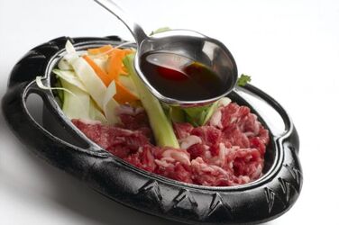 TEGAME DI CARNI E VERDURE SUKY YAKY TEGAME DI CARNI E VERDURE SUKY YAKY