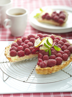 CROSTATA AI LAMPONI CON CREMA AL LIMONE