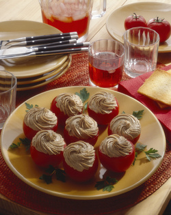 POMODORI RIPIENI DI CREMA DI SARDINE