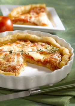 TORTA SALATA AL POMODORO E MOZZARELLA TORTA SALATA AL POMODORO E MOZZARELLA