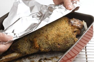 COSCIOTTO D AGNELLO IN CROSTA DI ERBE AROMATICHE