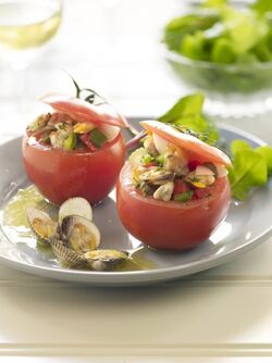 POMODORI RIPIENI ALLE VERDURE E TARUFI DI MARE POMODORI RIPIENI ALLE VERDURE E TARUFI DI MARE