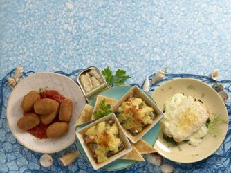 SERVIZIO 5 SECONDI CALDI CON IL PESCE IN SCATOLA SERVIZIO 5 SECONDI CALDI CON IL PESCE IN SCATOLA