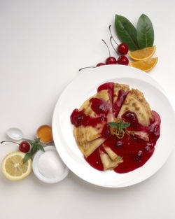 CREPES IN SALSA ALLE CILIEGIE CREPES IN SALSA ALLE CILIEGIE