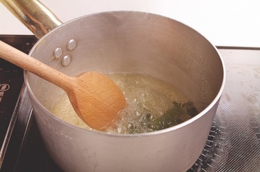 COCOMERO CON CIOCCOLATO ALLA MENTA COCOMERO CON CIOCCOLATO ALLA MENTA