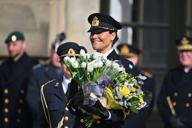 Stoccolma il tributo delle Forze Armate alla Principessa Victoria in occasione del suo onomastico
