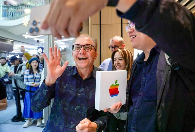 Beijing s sixth Apple retail store opens Beijing s sixth Apple retail store opens