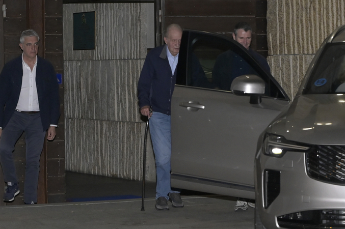 EL REY EM&Eacute;RITO DISFRUTA DE UNA CENA EN SANXENXO