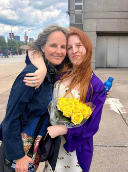 Helen Hunt celebrated her daughter Makena s graduation from Northwestern University Helen Hunt celebrated her daughter Makena s graduation from Northwestern University