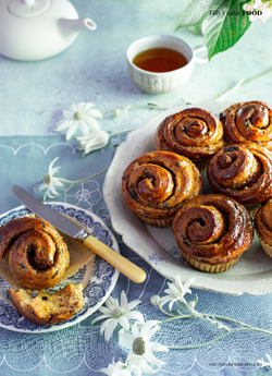 Hot Cross buns 3 ways Hot Cross buns 3 ways