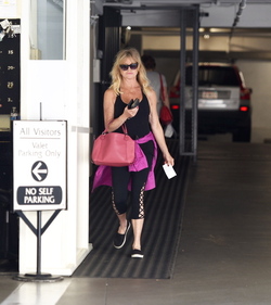 Film icon Goldie Hawn was spotted leaving the Gym in Brentwood. Film icon Goldie Hawn was spotted leaving the Gym in Brentwood.