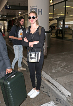 Kate Upton Goes Casual In All Black At LAX