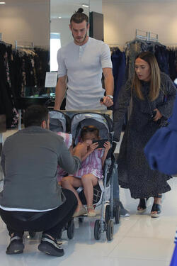 Garret Bale and Emma Rhys Jones goes shopping on Robertson BLV with their children Garret Bale and Emma Rhys Jones goes shopping on Robertson BLV with their children
