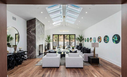 Lori Loughlin and Mossimo Giannulli have just bought this house in Hidden Hills California for 9.5 million.