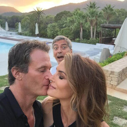 Celebrity Photobomb