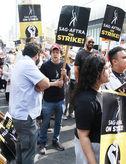 Jesse Eisenberg seen at the SAG AFTRA strike in front of HBO Offices Jesse Eisenberg seen at the SAG AFTRA strike in front of HBO Offices