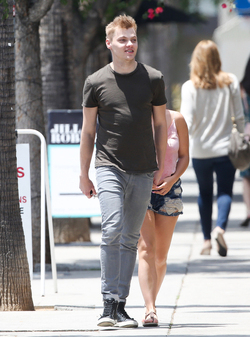 Ariel Winter and Levi Meaden out to Lunch Studio City