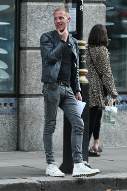 Laurence Fox seen out and about in Mayfair