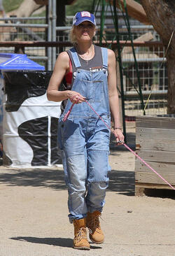 Gwen Stefani with Kids Enjoying the Day at a Farm