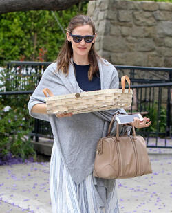 Jennifer Garner goes to church Jennifer Garner goes to church
