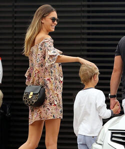 Robin Thicke Treats Pregnant Girlfriend April Love And Son Julian To Lunch In Malibu Robin Thicke Treats Pregnant Girlfriend April Love And Son Julian To Lunch In Malibu