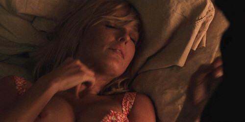 Kelly Reilly flashes a nipple in the latest episode of the TV show Yellowstone 