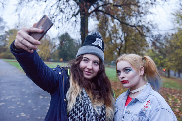 MARGOT ROBBIE LOOKALIKE