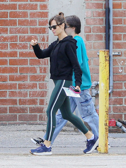 Jennifer Garner Enjoys Quality Time With 16 Year Old Fin Ahead Of Super Bowl Sunday