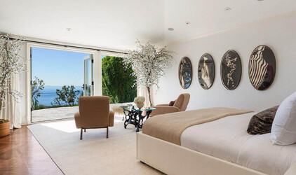 Kim Kardashian is currently staying at this 125 million house in Malibu California while escaping the Kanye West troubles.