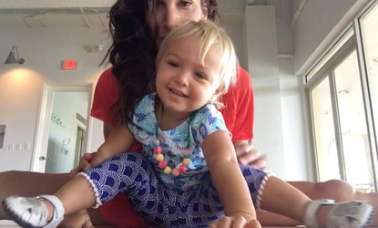 SUPER FIT MUM CARRIES OUT DAILY YOGA ROUTINES WITH DAUGHTER SUPER FIT MUM CARRIES OUT DAILY YOGA ROUTINES WITH DAUGHTER