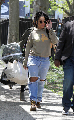 Rihanna doing a reshoot of Ocean s Eight