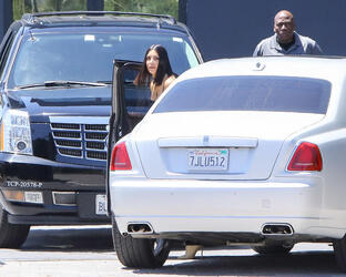 Kim Kardashian shows off her famous derriere in sweatpants