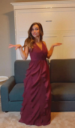 Serial Bridesmaid Dubbed Real Life 27 Dresses After Being A Bridesmaid 14 Times