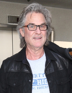 Goldie Hawn and Kurt Russell arrive at the airport